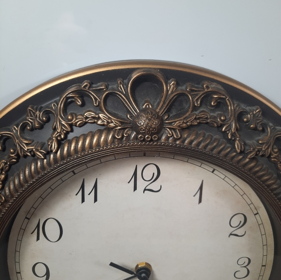 Vintage Wall Hanging Titosh Timepiece - Picture 9 of 9